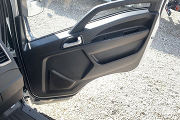 ����HOWO�Ῠ����M 2.5L���� 160���� ������8�� 3.3���Ű������ῨͼƬ