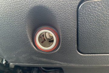 ����HOWO�Ῠ����M 2.5L���� 160���� ������8�� 3.3���Ű������ῨͼƬ