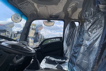 ����HOWO�Ῠ����M 2.5L���� 160���� ������8�� 3.3���Ű������ῨͼƬ