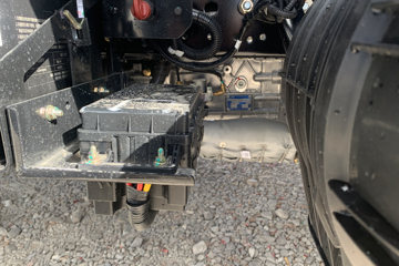 ����HOWO�Ῠ����M 2.5L���� 160���� ������8�� 3.3���Ű������ῨͼƬ