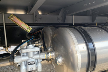 ����HOWO�Ῠ����M 2.5L���� 160���� ������8�� 3.3���Ű������ῨͼƬ