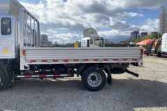 重汽HOWO轻卡悍将M 2.5L柴油 160马力 万里扬8档 3.3米排半栏板轻卡