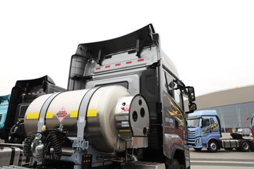 ���ӥ�� 13.2L LNG 530���� 6X4 һ�����12�� ǣ����ͼƬ