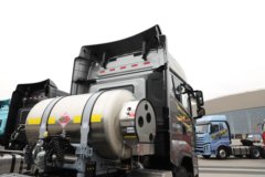 解放鹰驰 13.2L LNG 530马力 6X4 一汽解放12档 牵引车