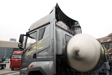 ���ӥ�� 13.2L LNG 530���� 6X4 һ�����12�� ǣ����ͼƬ
