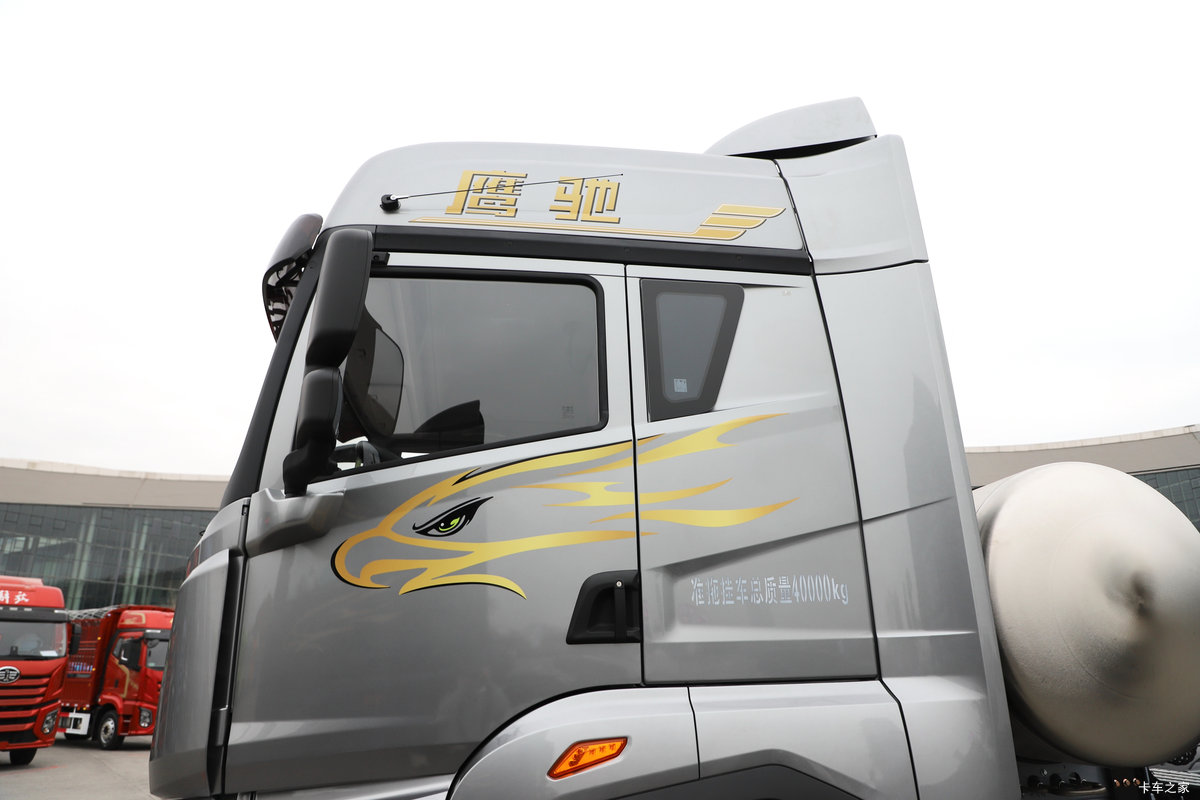 ���ӥ�� 13.2L LNG 530���� 6X4 һ�����12�� ǣ�������                                                