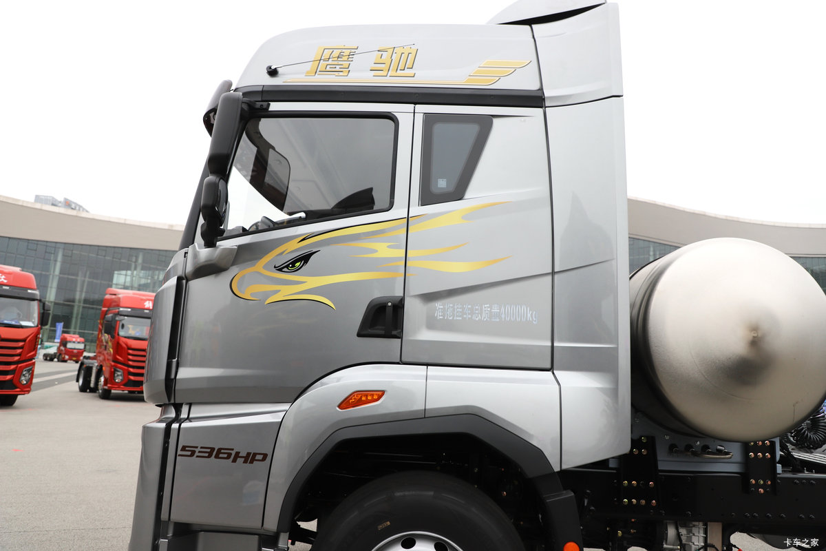 ���ӥ�� 13.2L LNG 530���� 6X4 һ�����12�� ǣ�������                                                