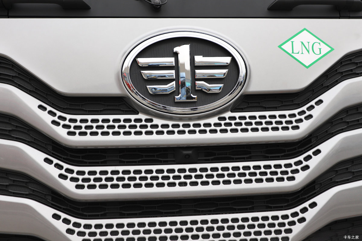 ���ӥ�� 13.2L LNG 530���� 6X4 һ�����12�� ǣ�������                                                