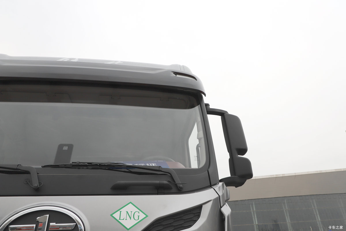 ���ӥ�� 13.2L LNG 530���� 6X4 һ�����12�� ǣ�������                                                