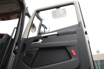 ���ӥ�� 13.2L LNG 530���� 6X4 һ�����12�� ǣ����ͼƬ