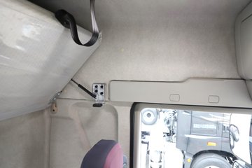 ���ӥ�� 13.2L LNG 530���� 6X4 һ�����12�� ǣ����ͼƬ