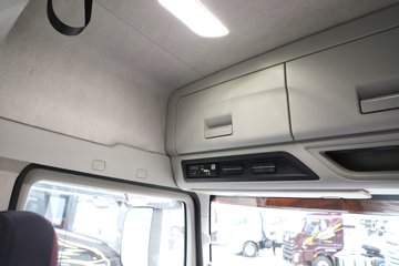 ���ӥ�� 13.2L LNG 530���� 6X4 һ�����12�� ǣ����ͼƬ