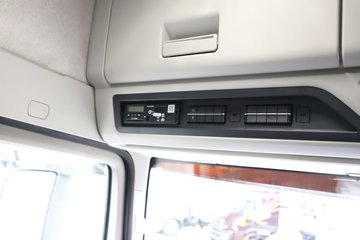 ���ӥ�� 13.2L LNG 530���� 6X4 һ�����12�� ǣ����ͼƬ