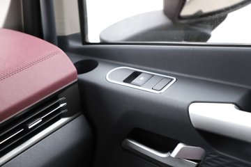 ���ӥ�� 13.2L LNG 530���� 6X4 һ�����12�� ǣ����ͼƬ