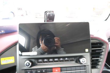���ӥ�� 13.2L LNG 530���� 6X4 һ�����12�� ǣ����ͼƬ