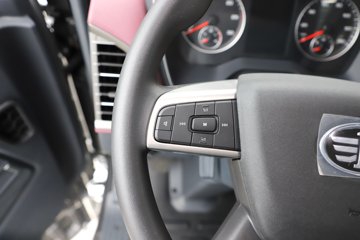 ���ӥ�� 13.2L LNG 530���� 6X4 һ�����12�� ǣ����ͼƬ
