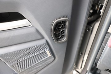���ӥ�� 13.2L LNG 530���� 6X4 һ�����12�� ǣ����ͼƬ
