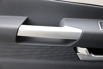 ���ӥ�� 13.2L LNG 530���� 6X4 һ�����12�� ǣ����ͼƬ