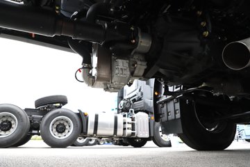 ���ӥ�� 13.2L LNG 530���� 6X4 һ�����12�� ǣ����ͼƬ