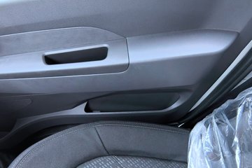 Ծ�� ����T3 Һɲ 3.805�׵��Ŵ��綯�����Ῠ ����50.23kWhͼƬ