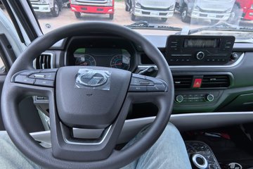 Ծ�� ����T3 Һɲ 3.805�׵��Ŵ��綯�����Ῠ ����50.23kWhͼƬ