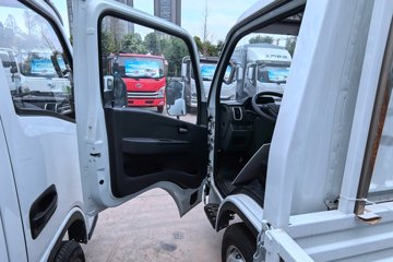 Ծ�� ����T3 Һɲ 3.805�׵��Ŵ��綯�����Ῠ ����50.23kWhͼƬ