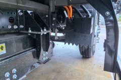 跃进 大拿T3 液刹 3.805米单排纯电动栏板轻卡 清陶50.23kWh