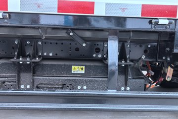 Ծ�� ����T3 Һɲ 3.805�׵��Ŵ��綯�����Ῠ ����50.23kWhͼƬ