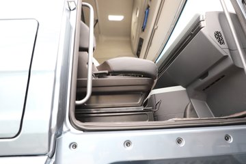 �ൺ���ӥ�� ����� 580���� 8X4 ���� AMT�Զ��� 9.4����س�ͼƬ