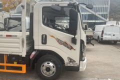 江铃凯运+ 蓝鲸宽体 2.5L柴油 174马力 万里扬6档 4.2米单排栏板轻卡