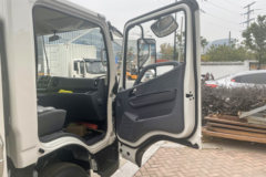 江铃凯运+ 蓝鲸宽体 2.5L柴油 174马力 万里扬6档 4.2米单排栏板轻卡