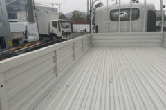 江铃凯运+ 蓝鲸宽体 2.5L柴油 174马力 万里扬6档 4.2米单排栏板轻卡