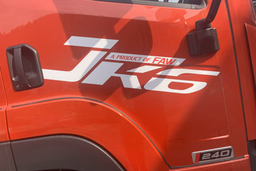 ���JK6 4.3L���� 240���� 4X2 ��ʿ��8�� 6.8�������ػ���ͼƬ