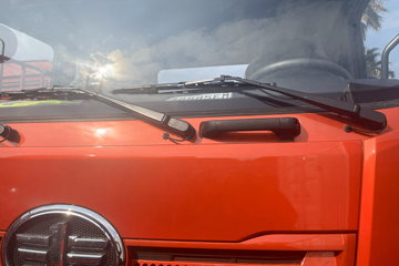 ���JK6 4.3L���� 240���� 4X2 ��ʿ��8�� 6.8�������ػ���ͼƬ