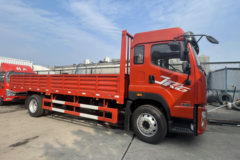 青岛解放 JK6中卡 240马力 4X2 6.8米仓栅式载货车