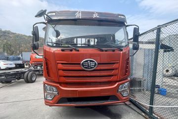 ���JK6 4.3L���� 240���� 4X2 ��ʿ��8�� 6.8�������ػ���ͼƬ