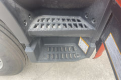 解放JK6 4.3L柴油 240马力 4X2 法士特8档 6.8米栏板载货车