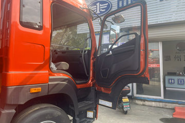 ���JK6 4.3L���� 240���� 4X2 ��ʿ��8�� 6.8�������ػ���ͼƬ