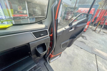 ���JK6 4.3L���� 240���� 4X2 ��ʿ��8�� 6.8�������ػ���ͼƬ