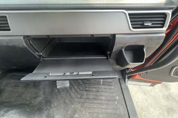 ���JK6 4.3L���� 240���� 4X2 ��ʿ��8�� 6.8�������ػ���ͼƬ