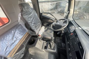 ���JK6 4.3L���� 240���� 4X2 ��ʿ��8�� 6.8�������ػ���ͼƬ