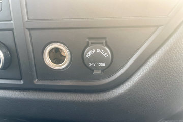 ���JK6 4.3L���� 240���� 4X2 ��ʿ��8�� 6.8�������ػ���ͼƬ