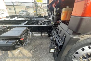 ���JK6 4.3L���� 240���� 4X2 ��ʿ��8�� 6.8�������ػ���ͼƬ