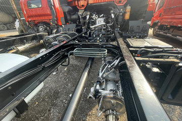 ���JK6 4.3L���� 240���� 4X2 ��ʿ��8�� 6.8�������ػ���ͼƬ