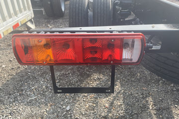 ���JK6 4.3L���� 240���� 4X2 ��ʿ��8�� 6.8�������ػ���ͼƬ