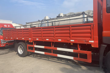 ���JK6 4.3L���� 240���� 4X2 ��ʿ��8�� 6.8�������ػ���ͼƬ