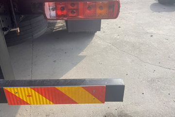 ���JK6 4.3L���� 240���� 4X2 ��ʿ��8�� 6.8�������ػ���ͼƬ