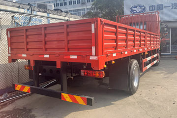 ���JK6 4.3L���� 240���� 4X2 ��ʿ��8�� 6.8�������ػ���ͼƬ