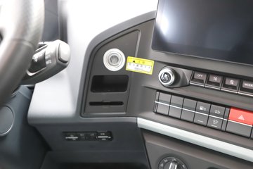 �ൺ���ӥ�� ������ 580���� 6X2 AMT�Զ��� 7.8����س�ͼƬ