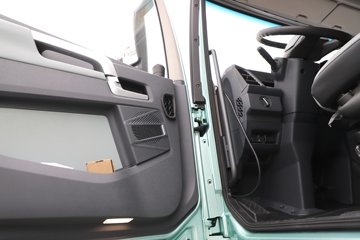 �ൺ���ӥ�� ������ 580���� 6X2 AMT�Զ��� 7.8����س�ͼƬ